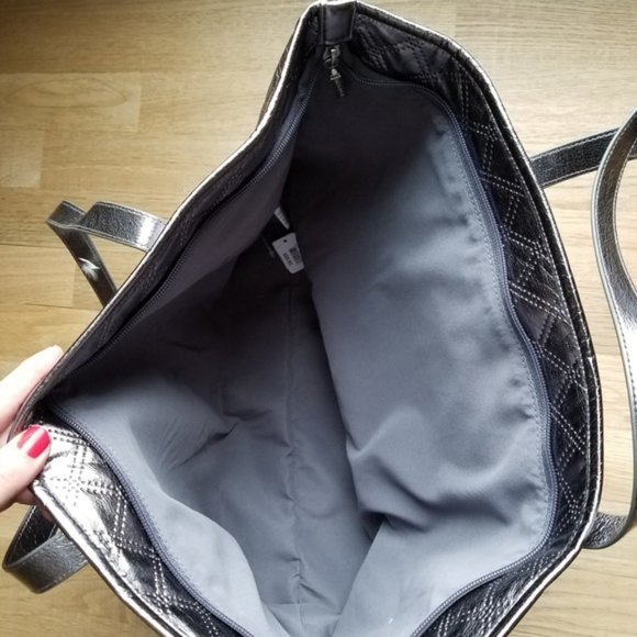Bath Body Works Metallic Pewter Gray Large Tote Travel Getaway Quilted Bag New - Picture 6 of 8